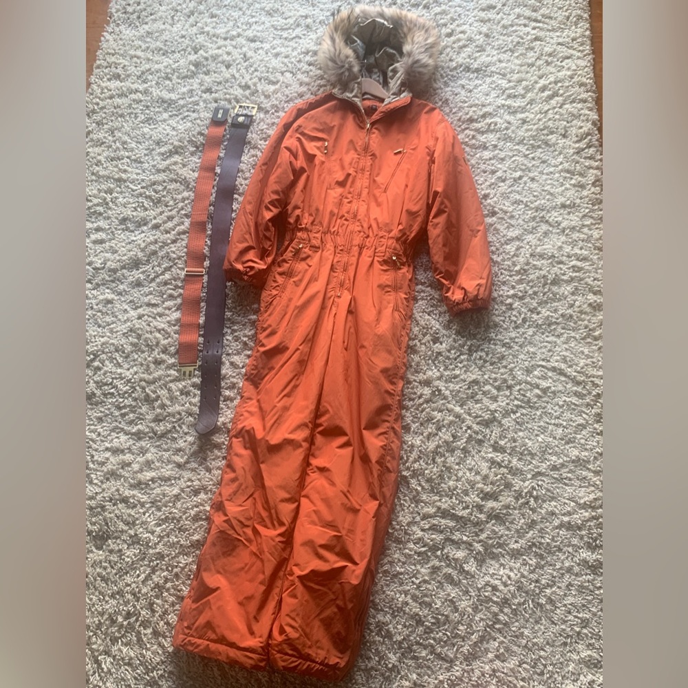 Women’s Postcard brand ski jumpsuit. This jumpsuit is so warm.